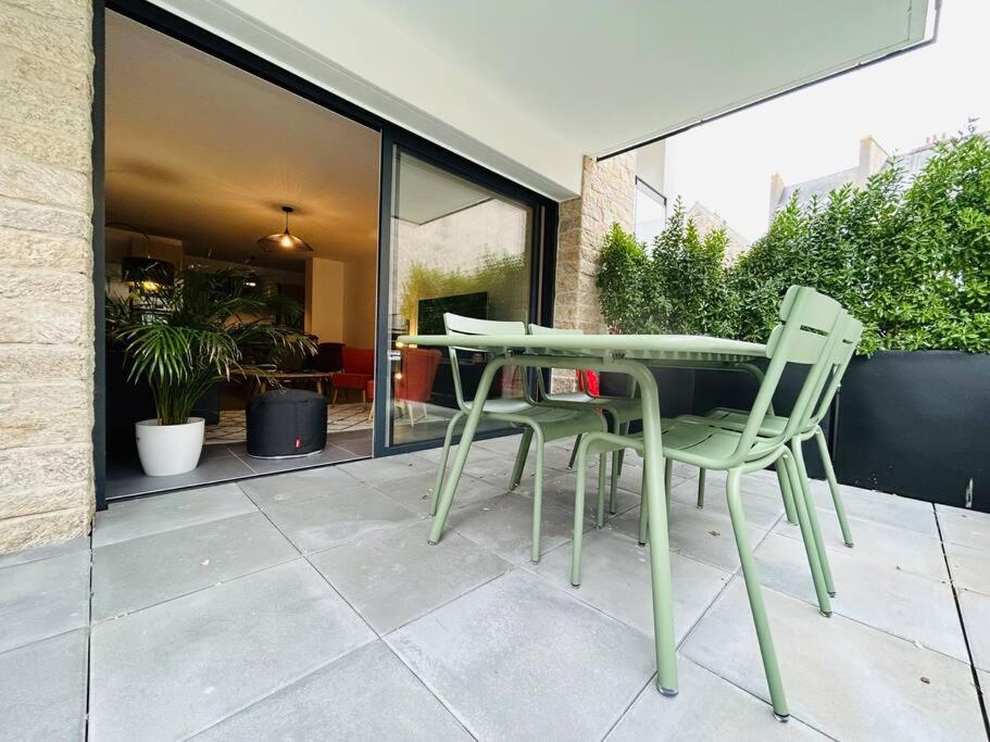 L'Hermine Terrasse Et Parking, 500 Plage 孔卡尔诺 外观 照片
